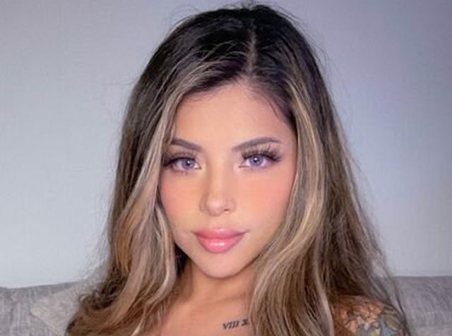 Girls In Lingerie (43 pics)