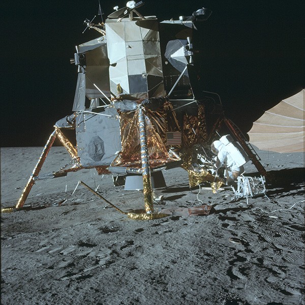 Rare NASA Photos: Moon Landing (19 pics)