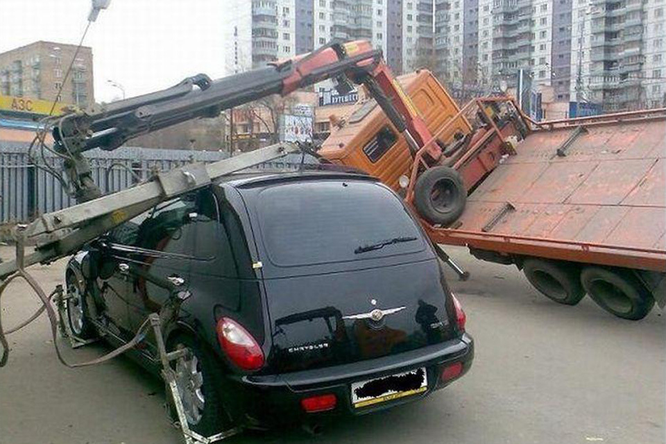 Weird Car Crashes (15 pics)