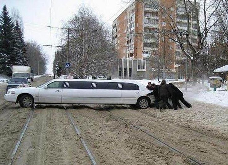 Weird Car Crashes (15 pics)