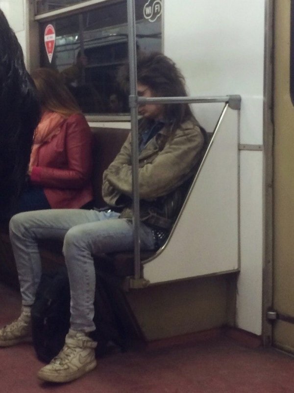 Odd People In The Subway (20 pics)