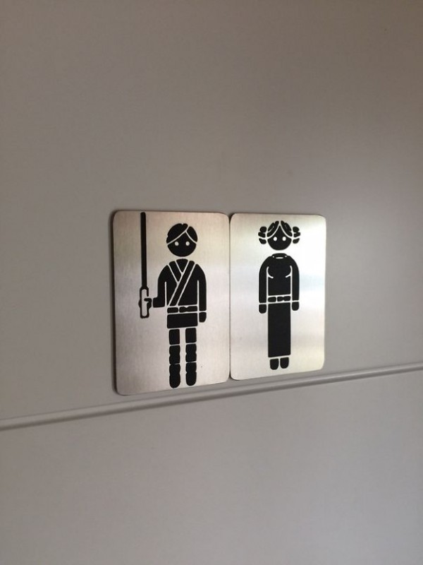 Funny Signs On Restrooms (21 pics)