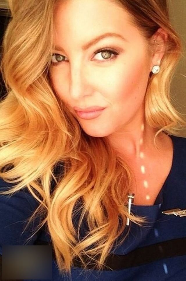 Cute Flight Attendants Share Their Selfies (22 pics)