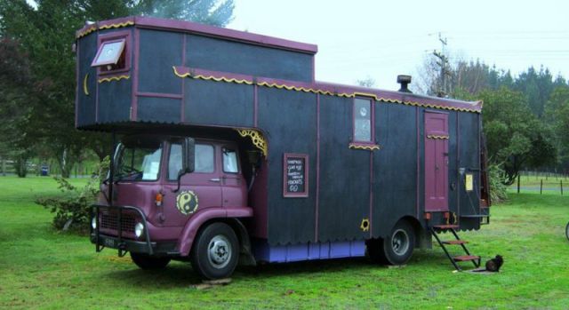 Vintage Motorhomes From The Past (25 pics)