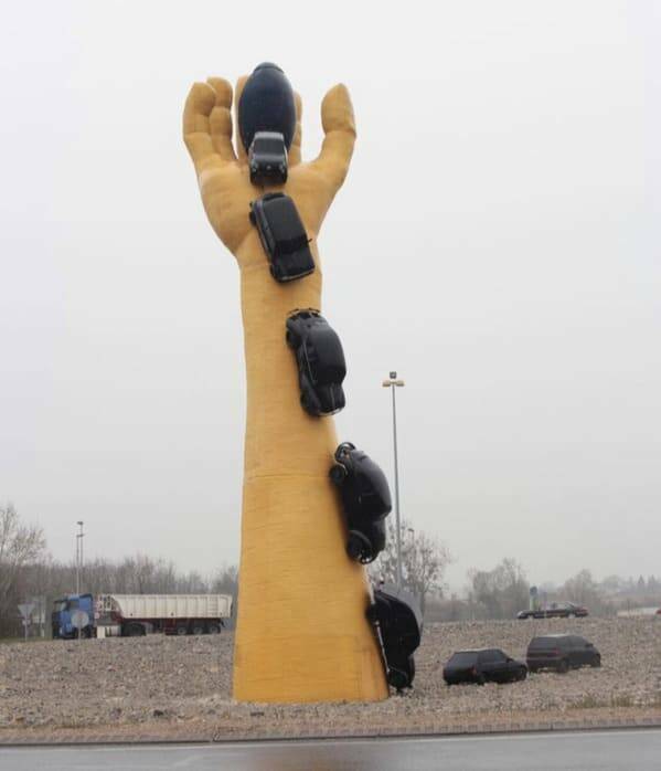 Unusual Sculptures (23 pics)