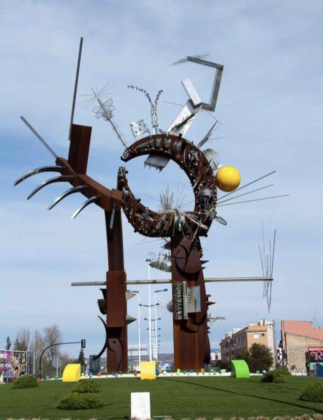 Unusual Sculptures (23 pics)