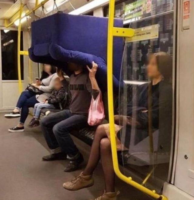 Strange Passengers (14 pics)