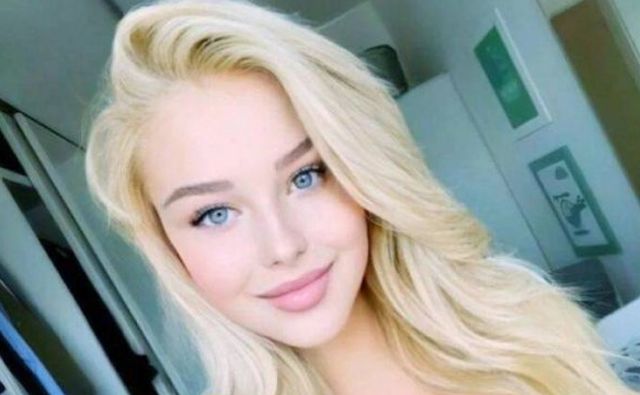 Busty Girls (50 pics)