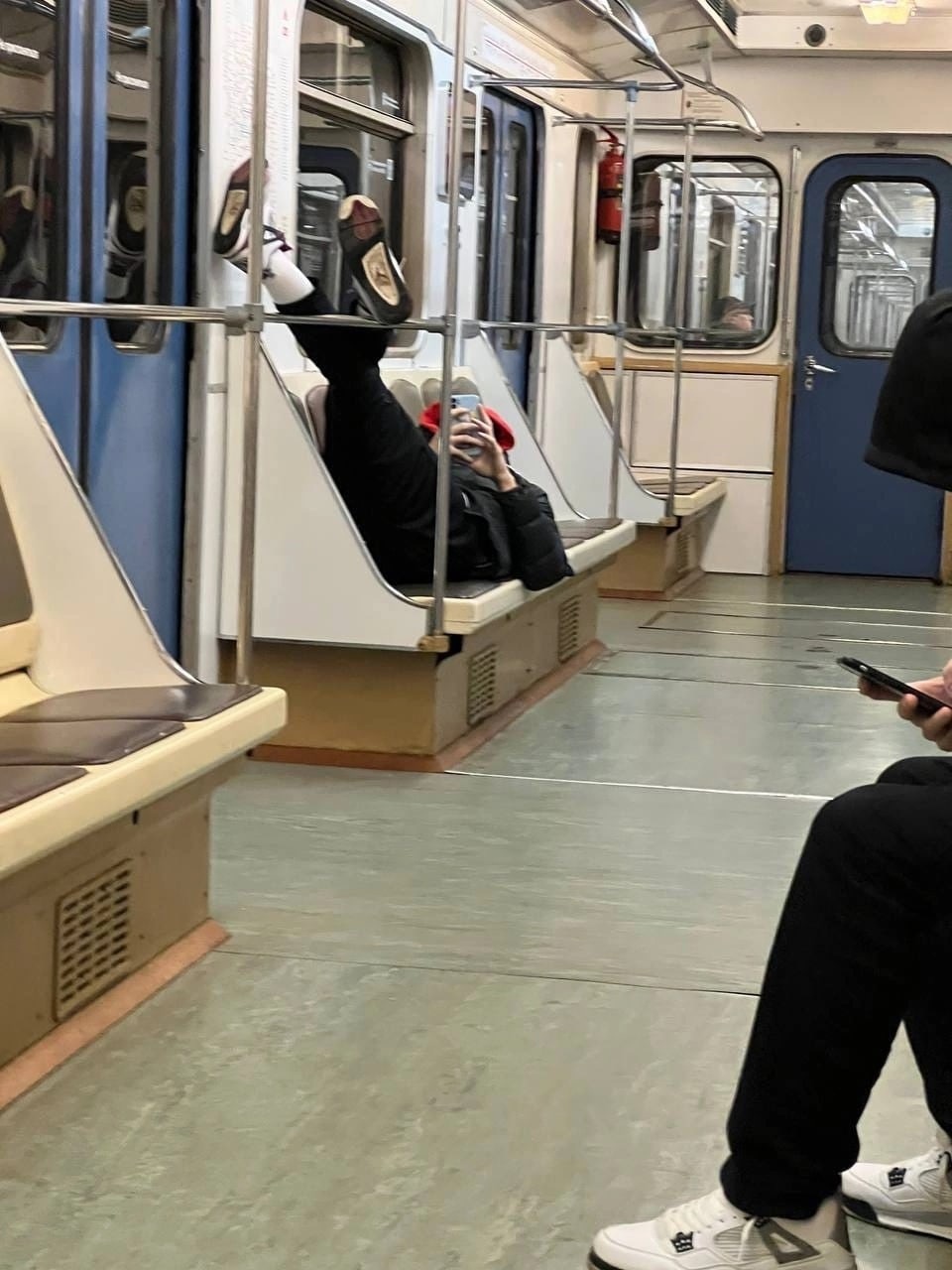 Strange People In The Subway (27 pics)