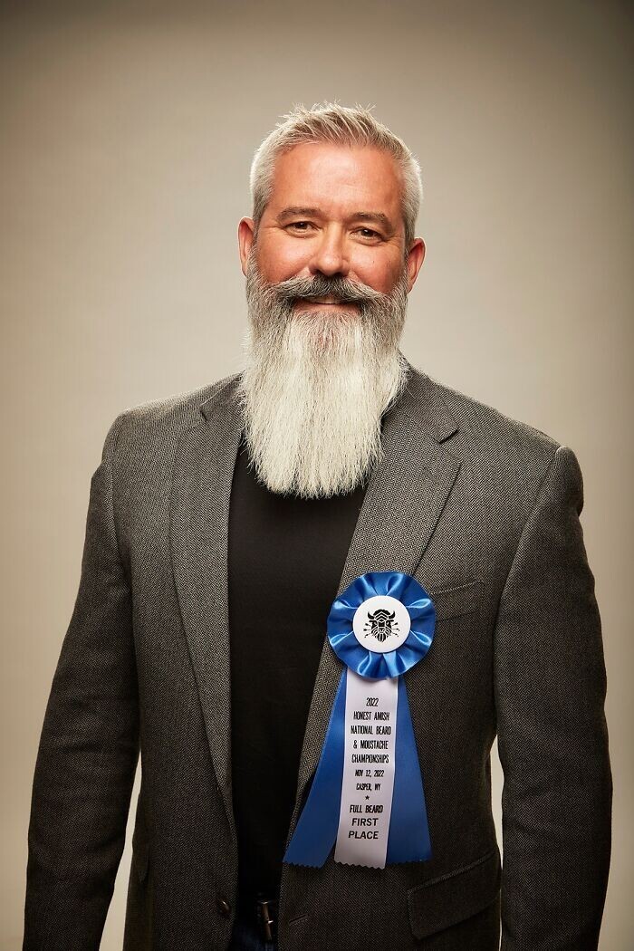 Men With Unusual Mustaches And Beards (27 pics)