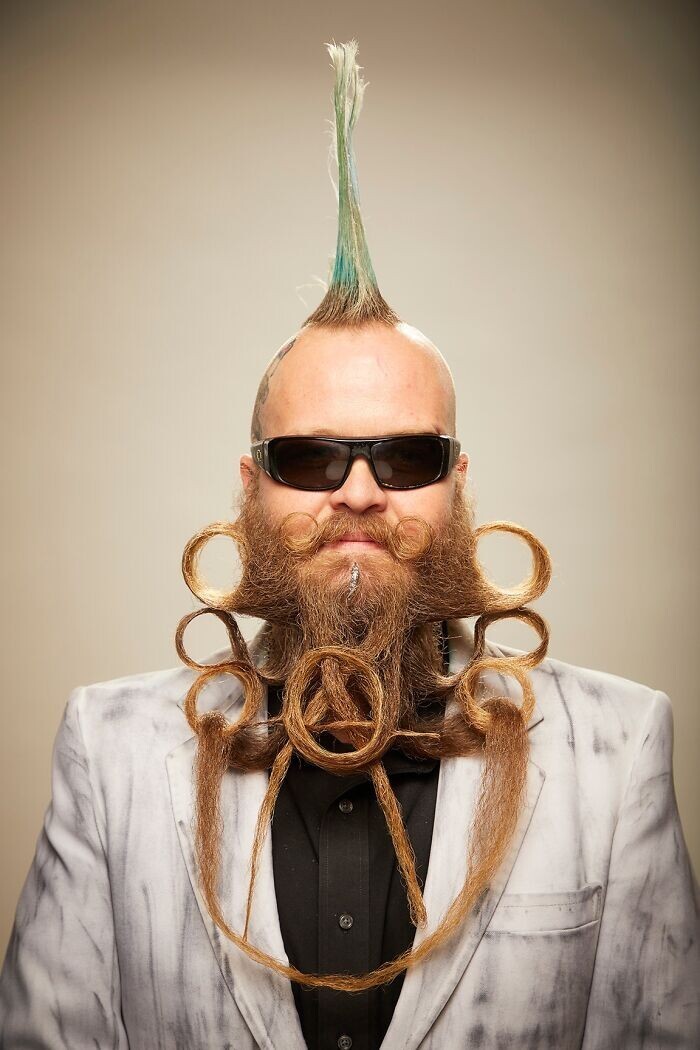 Men With Unusual Mustaches And Beards (27 pics)