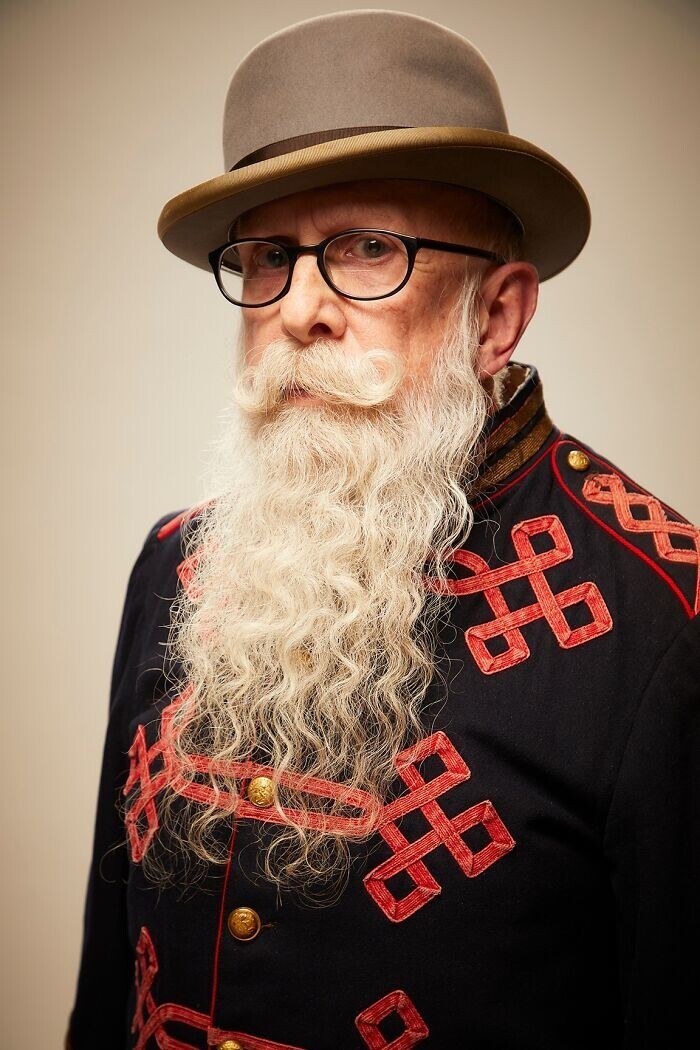 Men With Unusual Mustaches And Beards (27 pics)