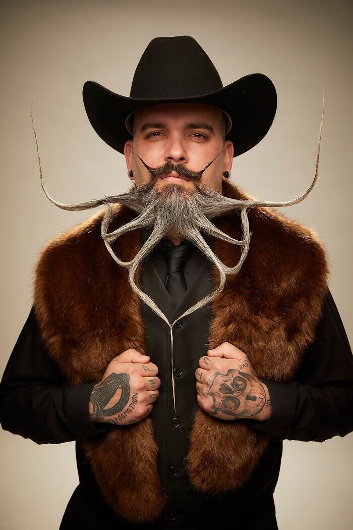 Men With Unusual Mustaches And Beards (27 pics)