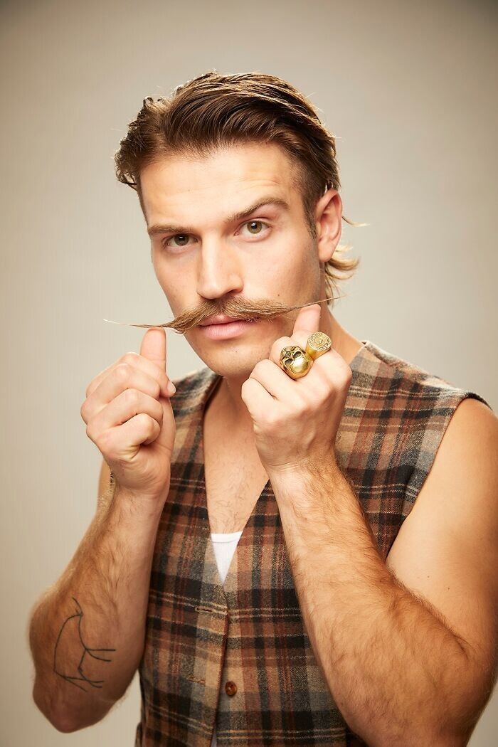 Men With Unusual Mustaches And Beards (27 pics)
