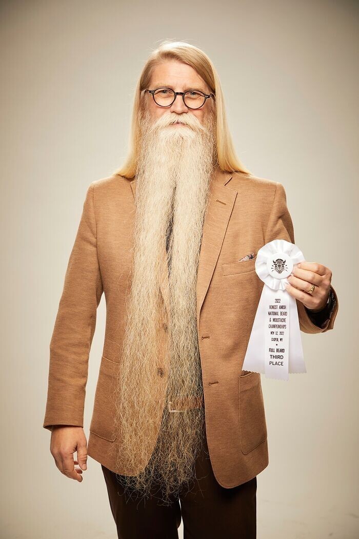 Men With Unusual Mustaches And Beards (27 pics)