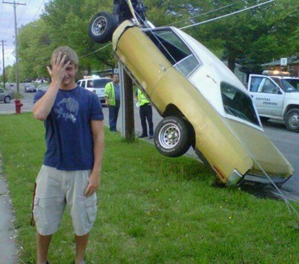 Weird Car Crashes ( 20 pics)