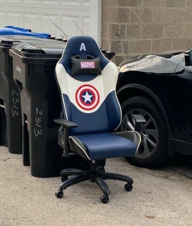Cool Finds In The Garbage (15 pics)