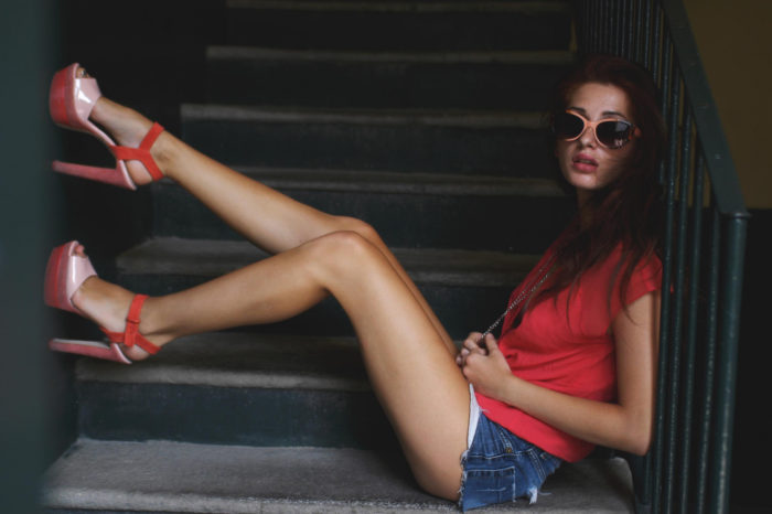 Girls With Long Legs (33 pics)