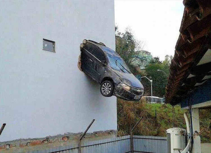 What Is Going On Here? (20 pics)