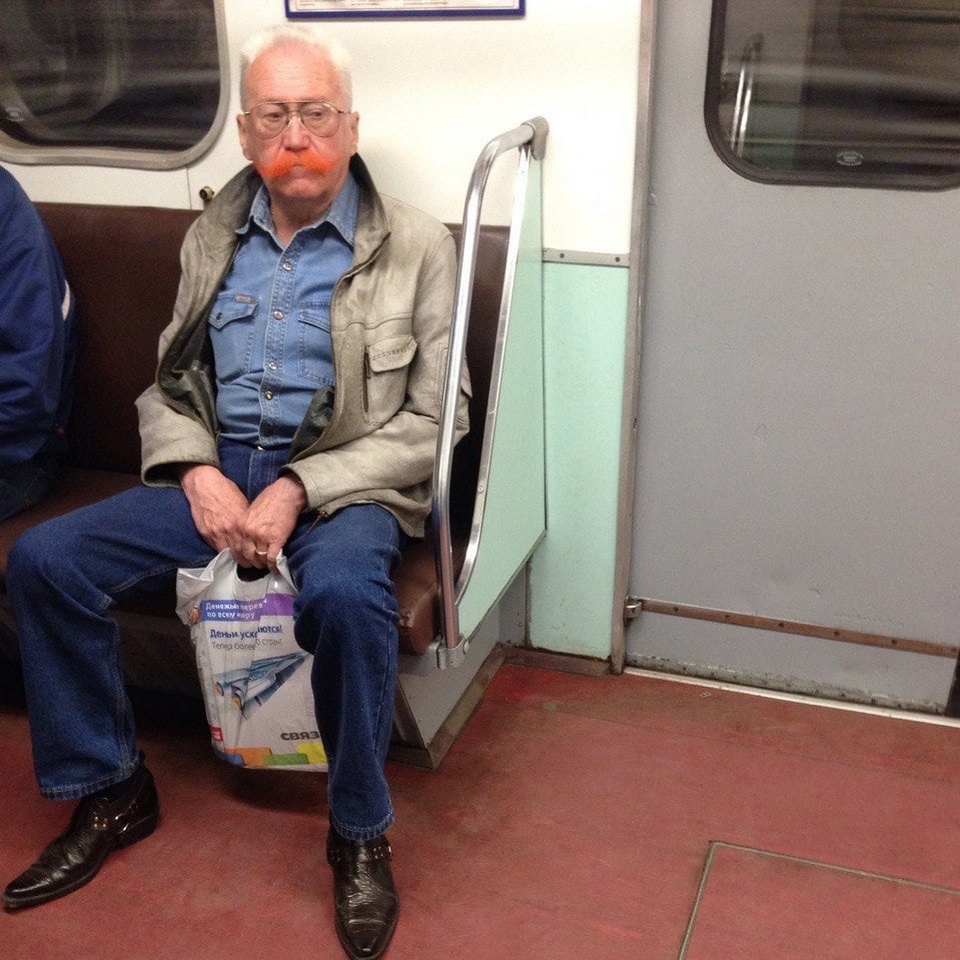 Strange People In The Subway (24 pics)