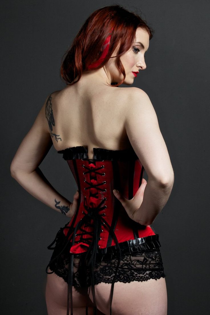 Girls In Corsets (21 pics)