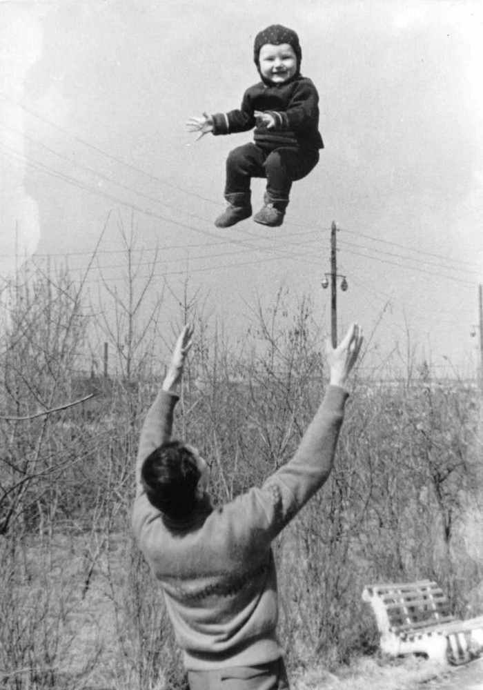 Right Moment: Photos From The Past (11 pics)