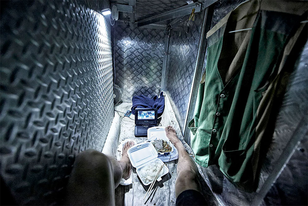 Very Small Apartments In China (15 pics)