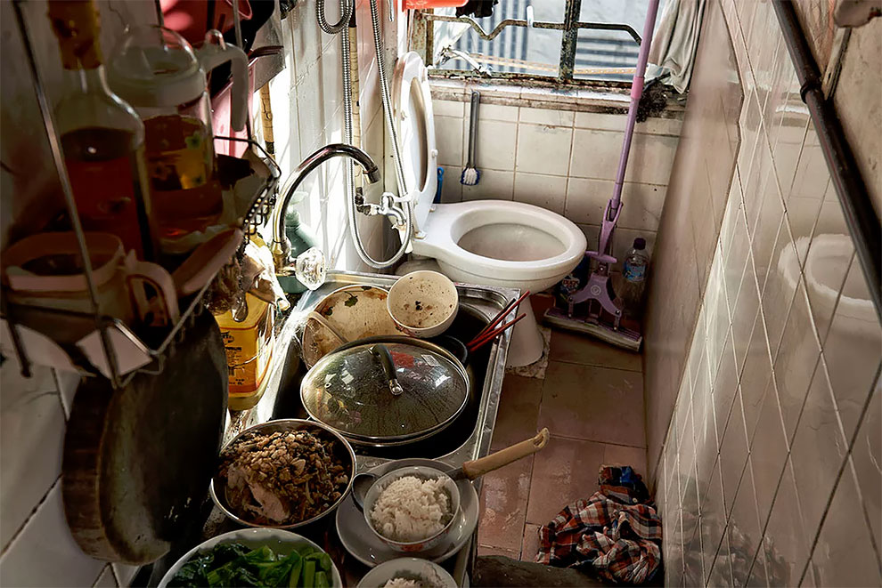Very Small Apartments In China (15 pics)