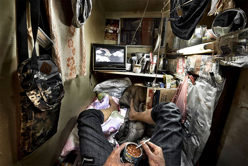 Very Small Apartments In China (15 pics)