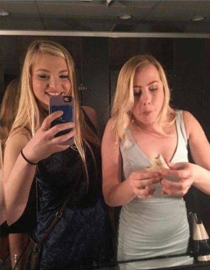 Two Types Of Girls (17 pics)
