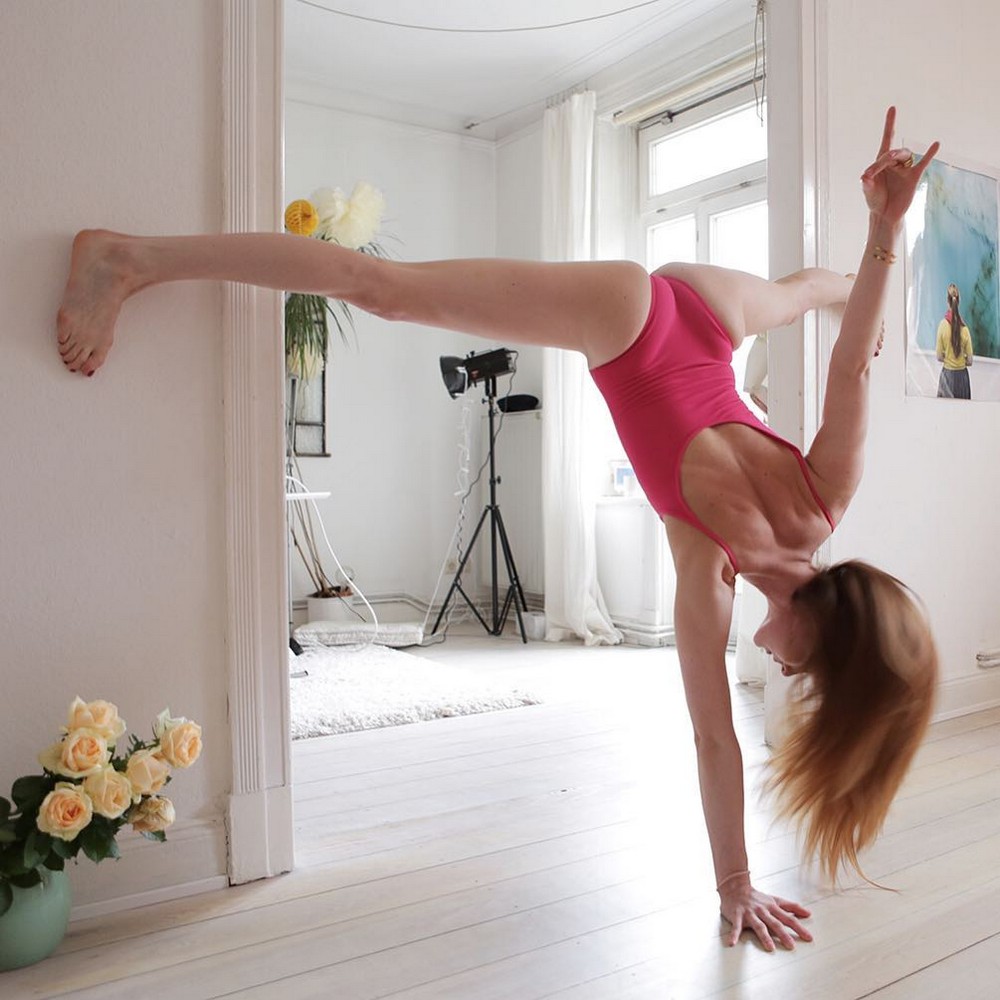 Flexible Girls (24 pics)