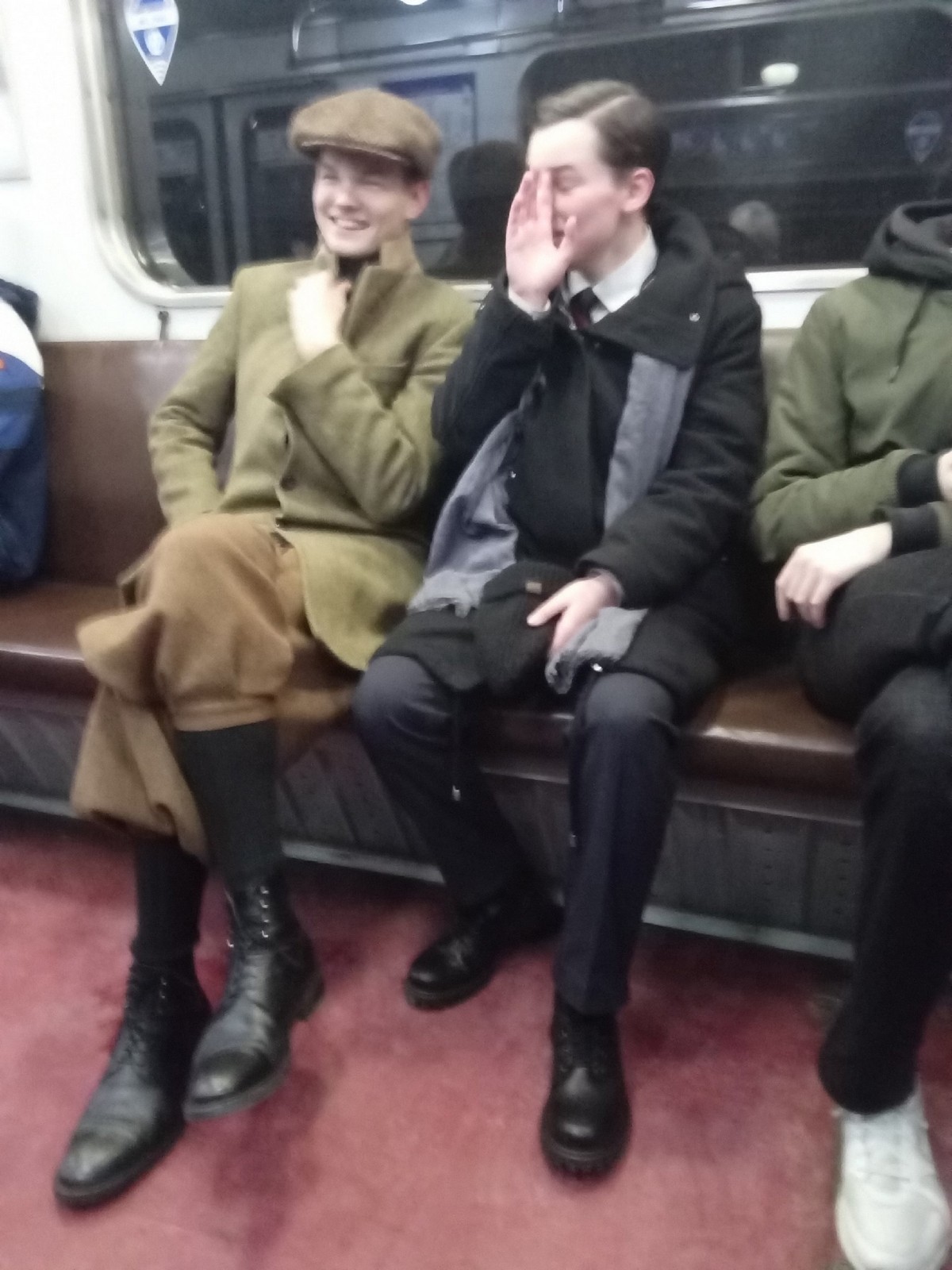 Strange People In The Subway (22 pics)