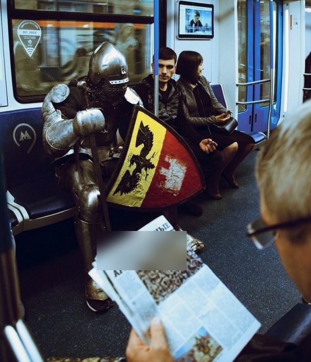 Strange People In The Subway (22 pics)