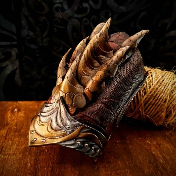 Cool Leather Crafts (22 pics)