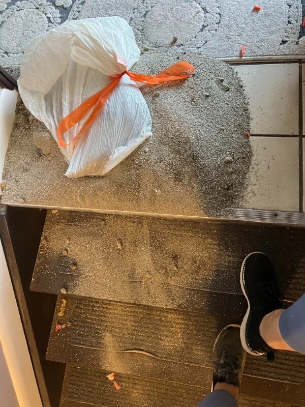 Bad Days Happen (19 pics)