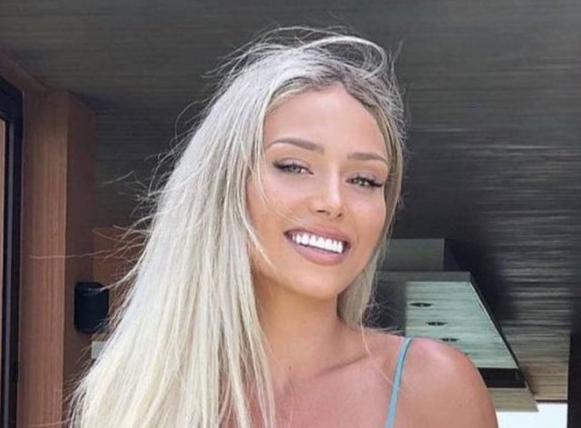Girls With Tan Lines (51 pics)