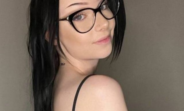 Rear View (42 pics)