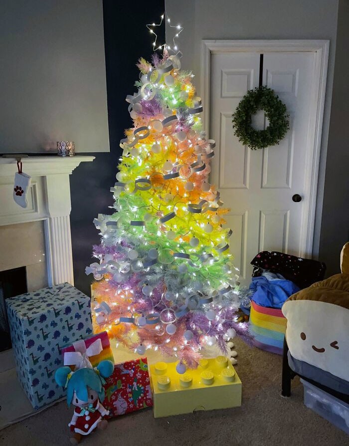 Interesting Christmas Trees (24 pics)