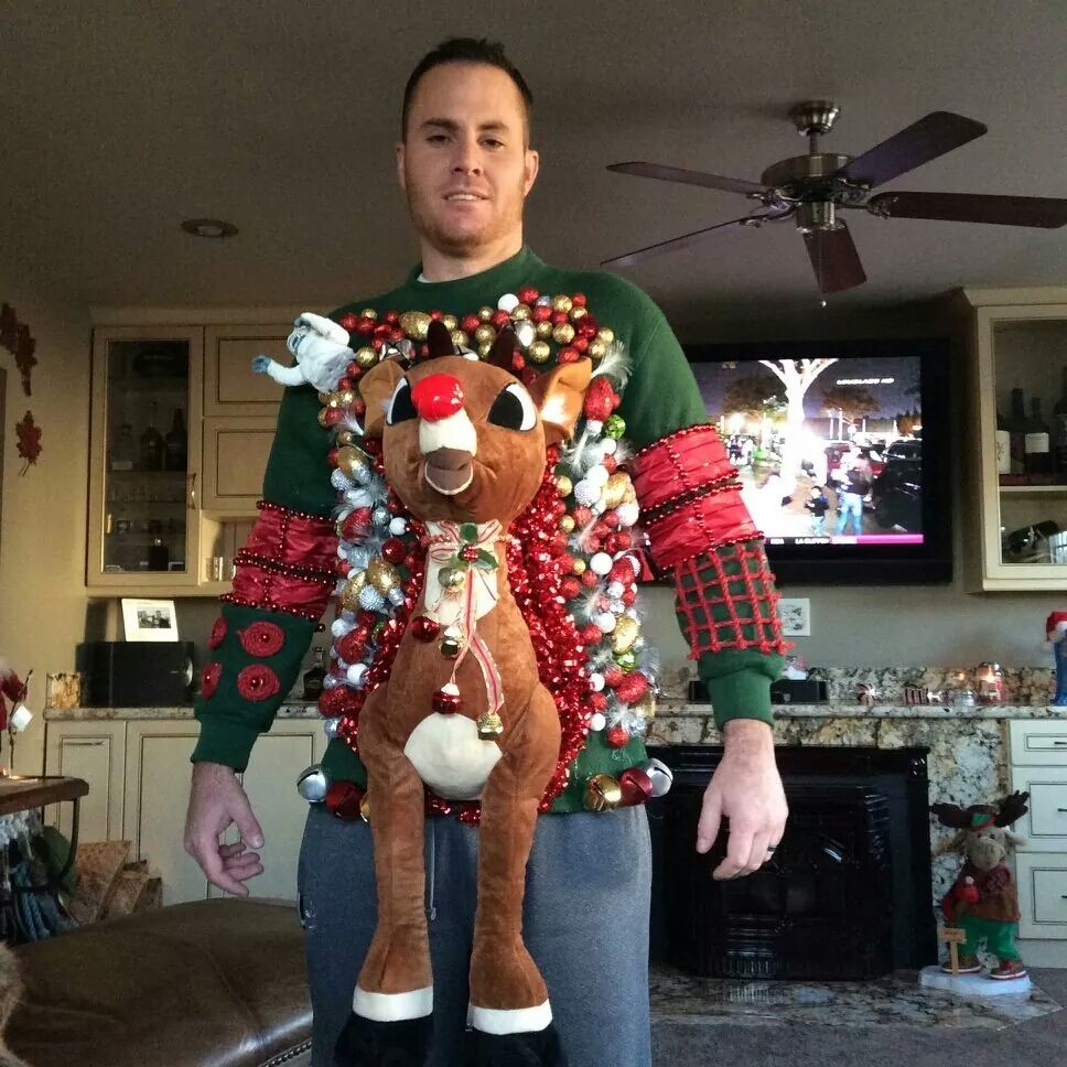 Funny Christmas Outfits (27 pics)