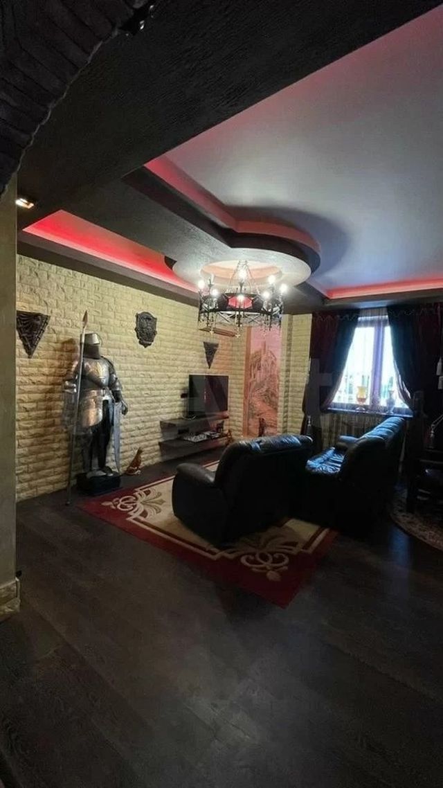 Weird Interiors (14 pics)