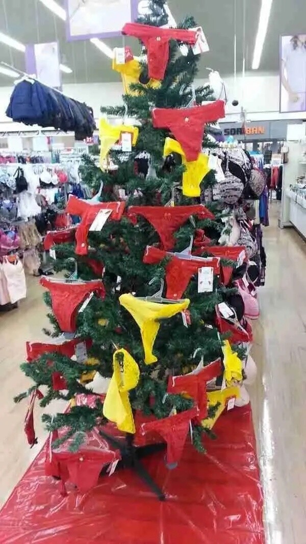 Funny Christmas Trees (16 pics)