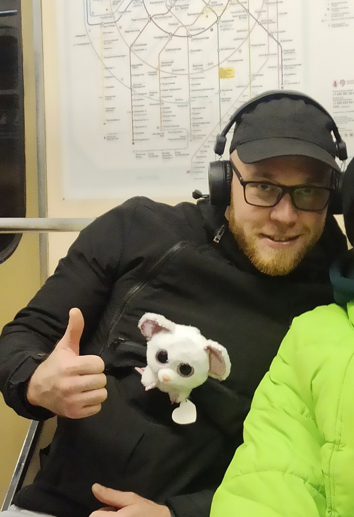 Strange People In The Subway (17 pics)