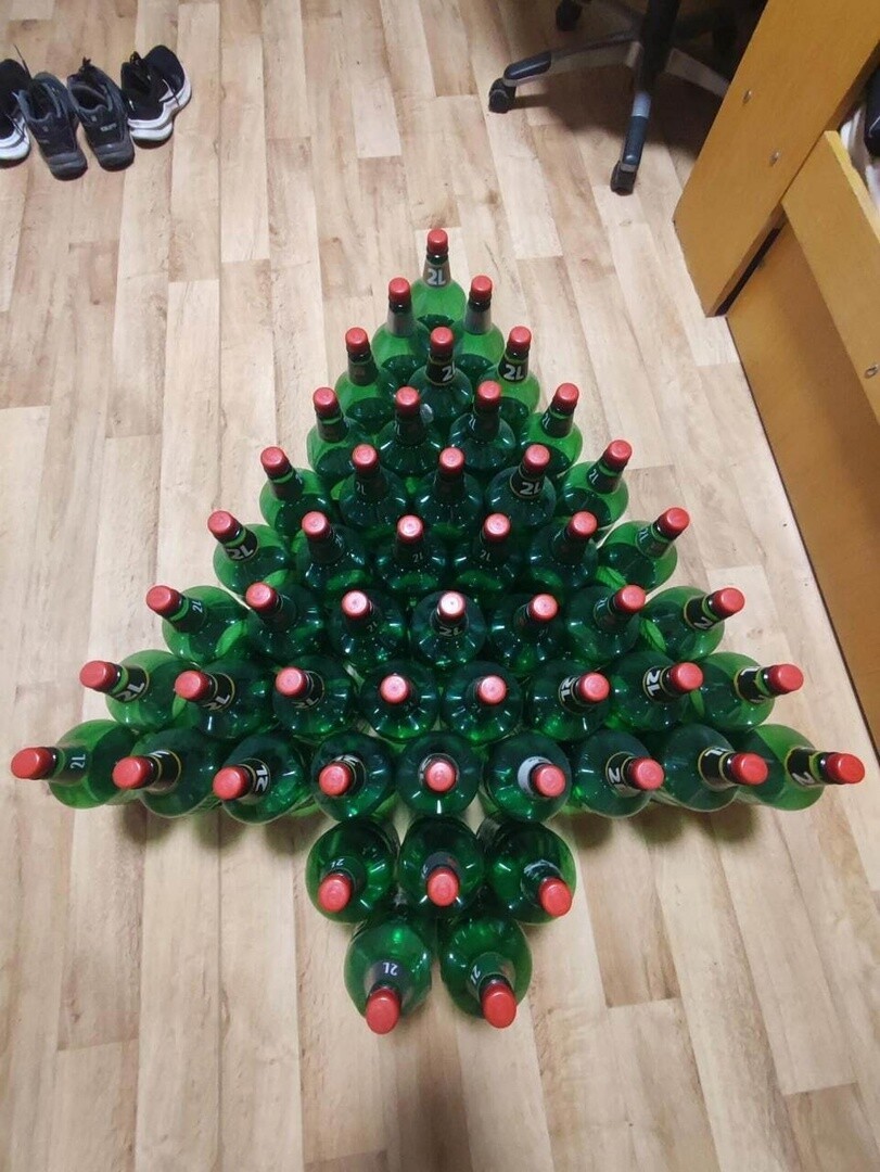 Funny Christmas Trees (16 pics)