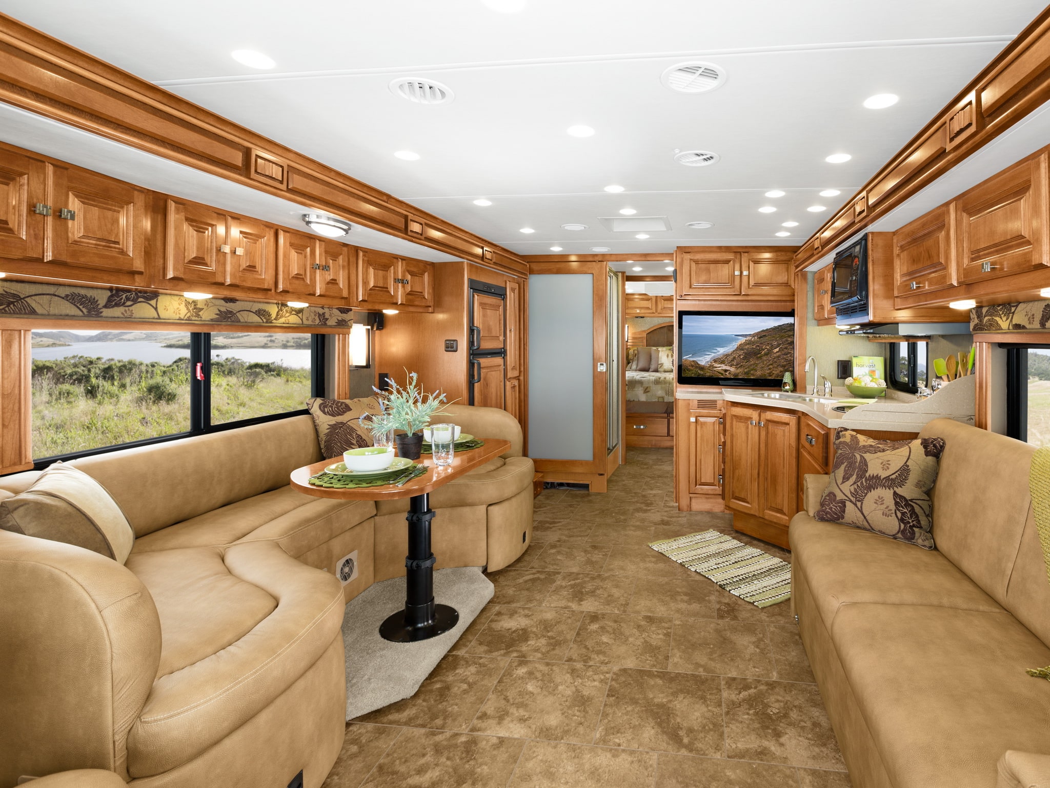 Amazing Motorhomes (20 pics)