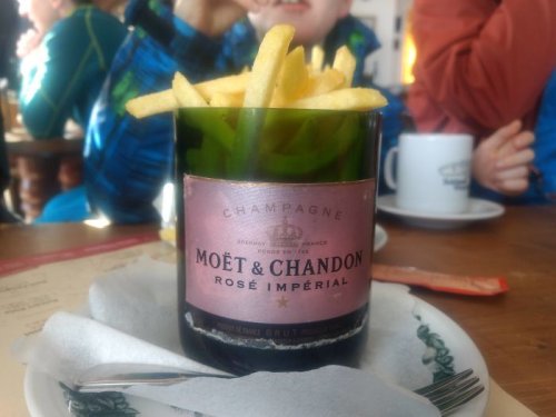 Weird Food Serving (23 pics)