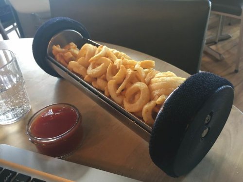 Weird Food Serving (23 pics)