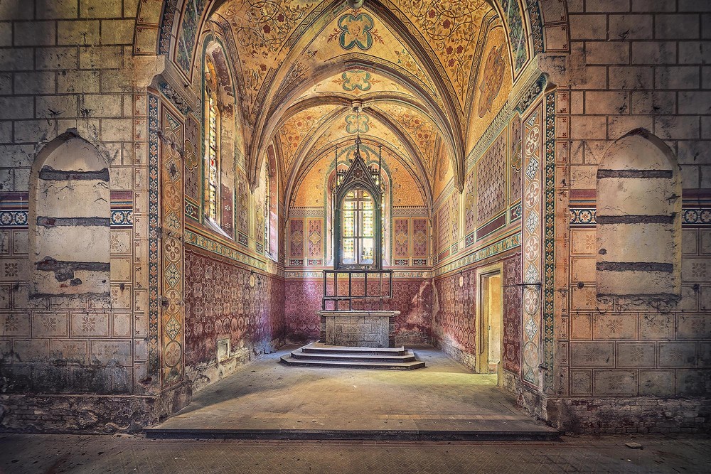 Beautiful Abandoned Places (23 pics)