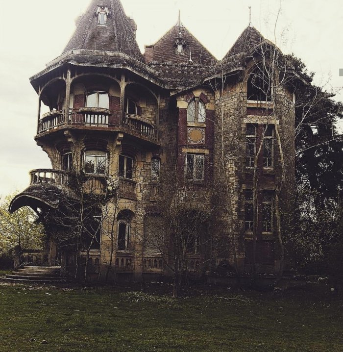 Beautiful Abandoned Places (23 pics)