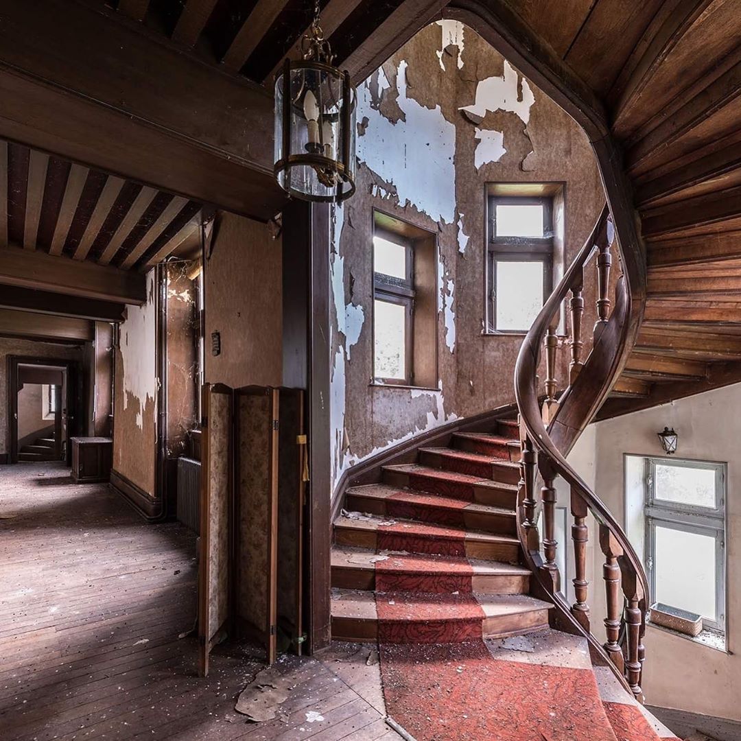 Beautiful Abandoned Places (23 pics)