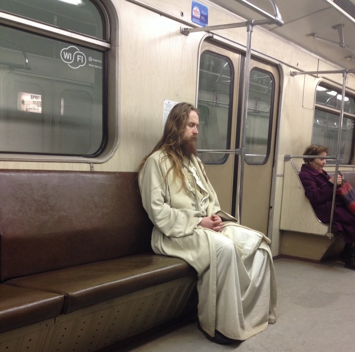 Strange People In The Subway (20 pics)